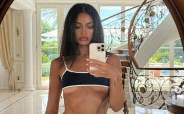 Футболна муза написа песен без край за бившия си