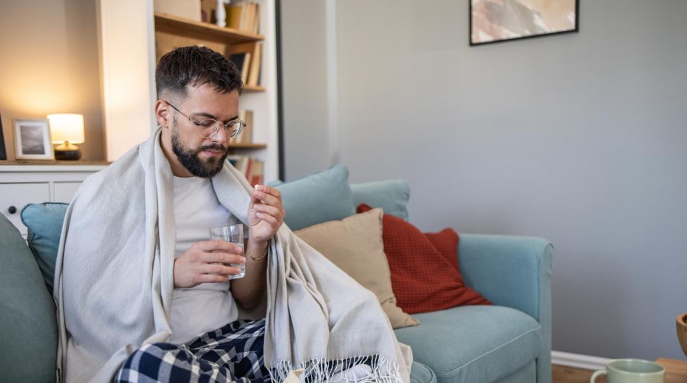 V Rusiji upad bolezni COVID-19, strokovnjak v Bolgariji pomirja glede črevesnih okužb
