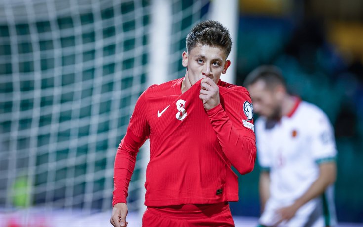 Арда Гюлер се оплака от терена на 