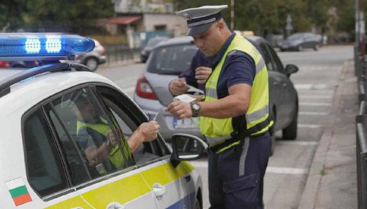 d - В тестовете на КАТ: Нурофенът свети на канабис, лидокаинът на кокаин