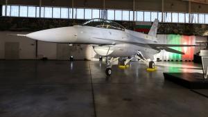 f16