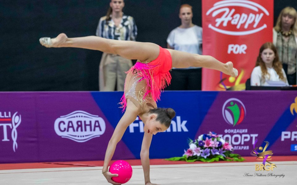 България с четири състезателки на Балканското по художествена гимнастика