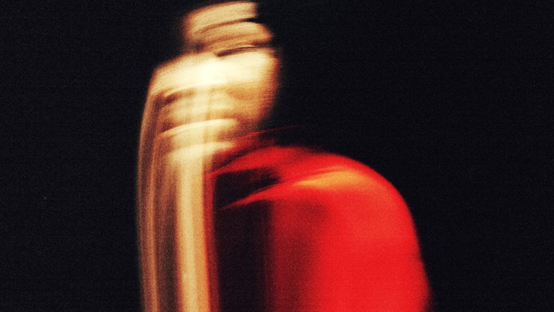 Labrinth представя новия си сингъл „Orchestra“