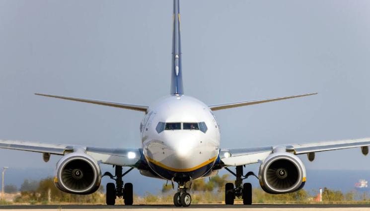 Boeing 737 - Свалиха Boeing 737 от върха