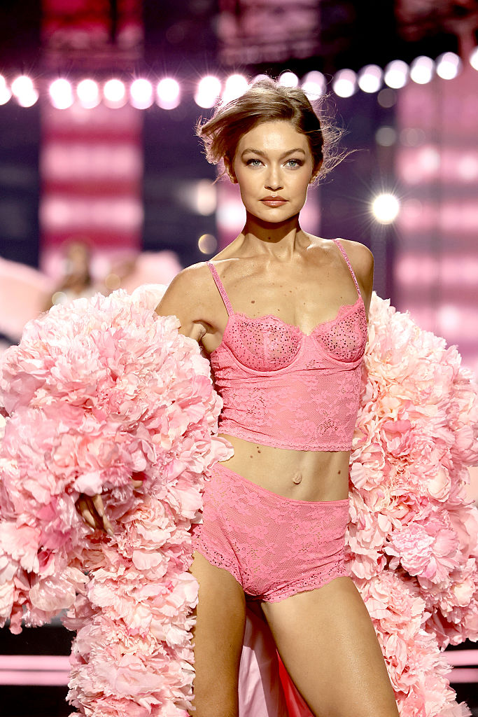 Горещото шоу на Victoria’s Secret