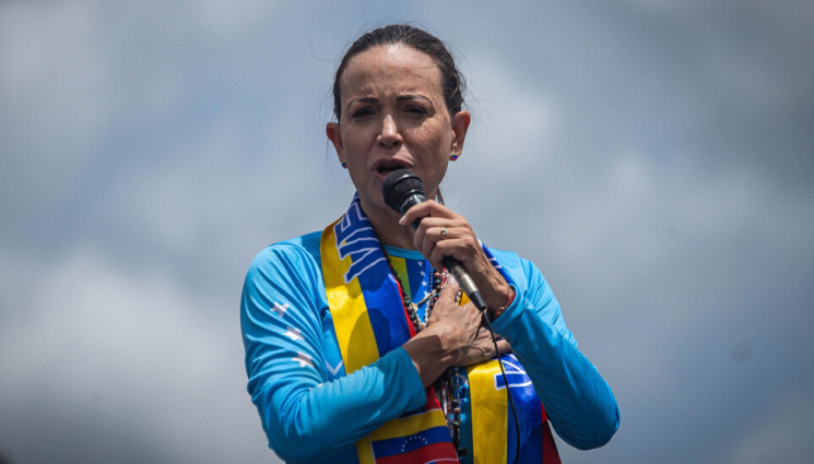 Мария Корина Мачадо - Нобелистка живее в нелегалност!