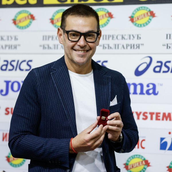 Награждаване на волейболните ни национали за септември1