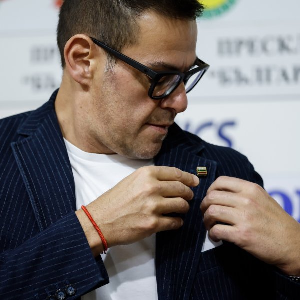 Награждаване на волейболните ни национали за септември1