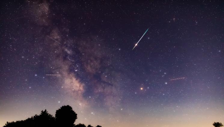 небе - НА 21 ОКТОМВРИ: Новолунието идва с метеорен дъжд!