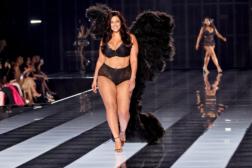 Plus size модели завладяха подиума на Victoria’s Secret