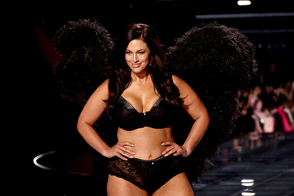 Plus size модели завладяха подиума на Victoria’s Secret