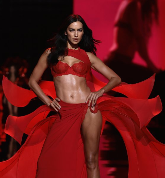 Ирина Шейк1