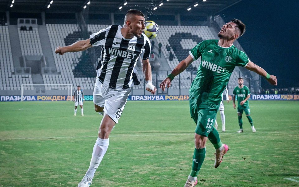 НА ЖИВО: Ботев Враца - Локомотив Пловдив 1:1, бърза размяна на голове