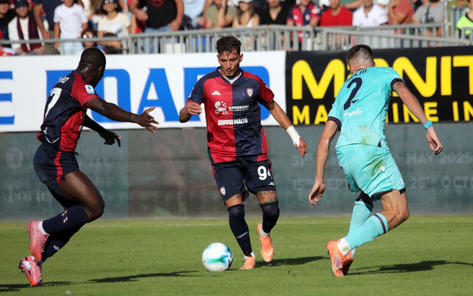 Болоня надви Каляри като гост в Серия А за първи успех като гост