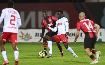 СНИМКИ: Локо София и ЦСКА 1948 в здрав сблъсък в 