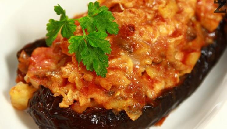 рецепти - Апетитни пълнени патладжани с пилешки кебап. Топят се в устата!