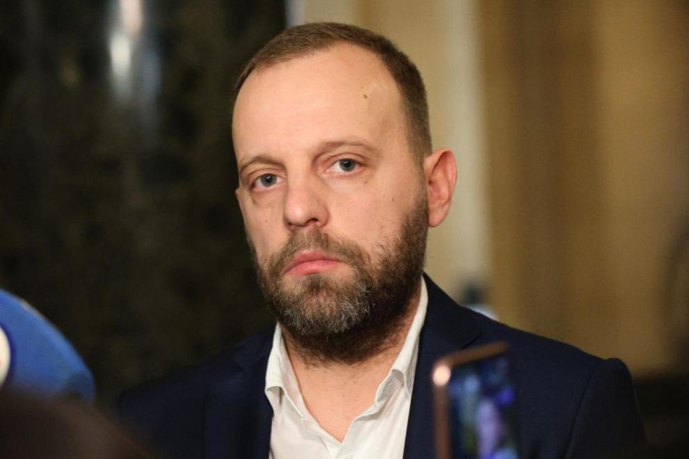 Маскиран мъж с чук е нападнал Иво Илиев - бивш заместник