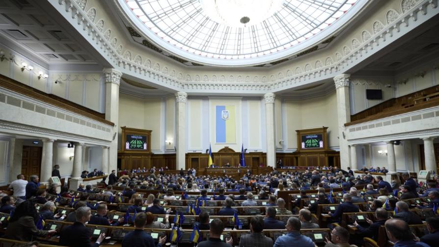 Украйна удължи военното положение и мобилизацията