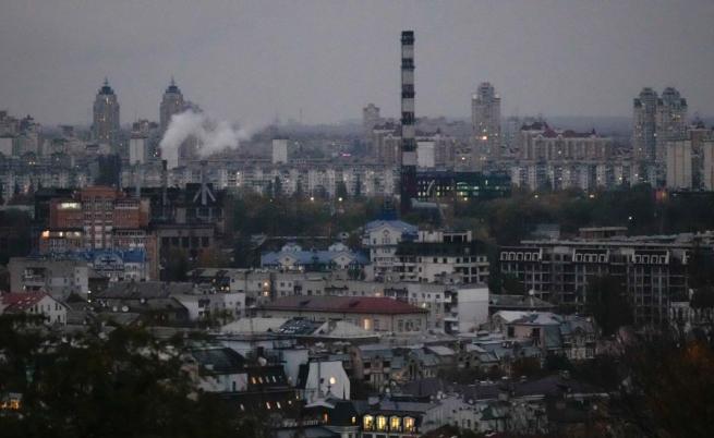 Руска въздушна атака взе жертви в Киев, няколко руски летища бяха затворени Руска въздушна атака взе жертви в Киев, няколко руски летища бяха затворени