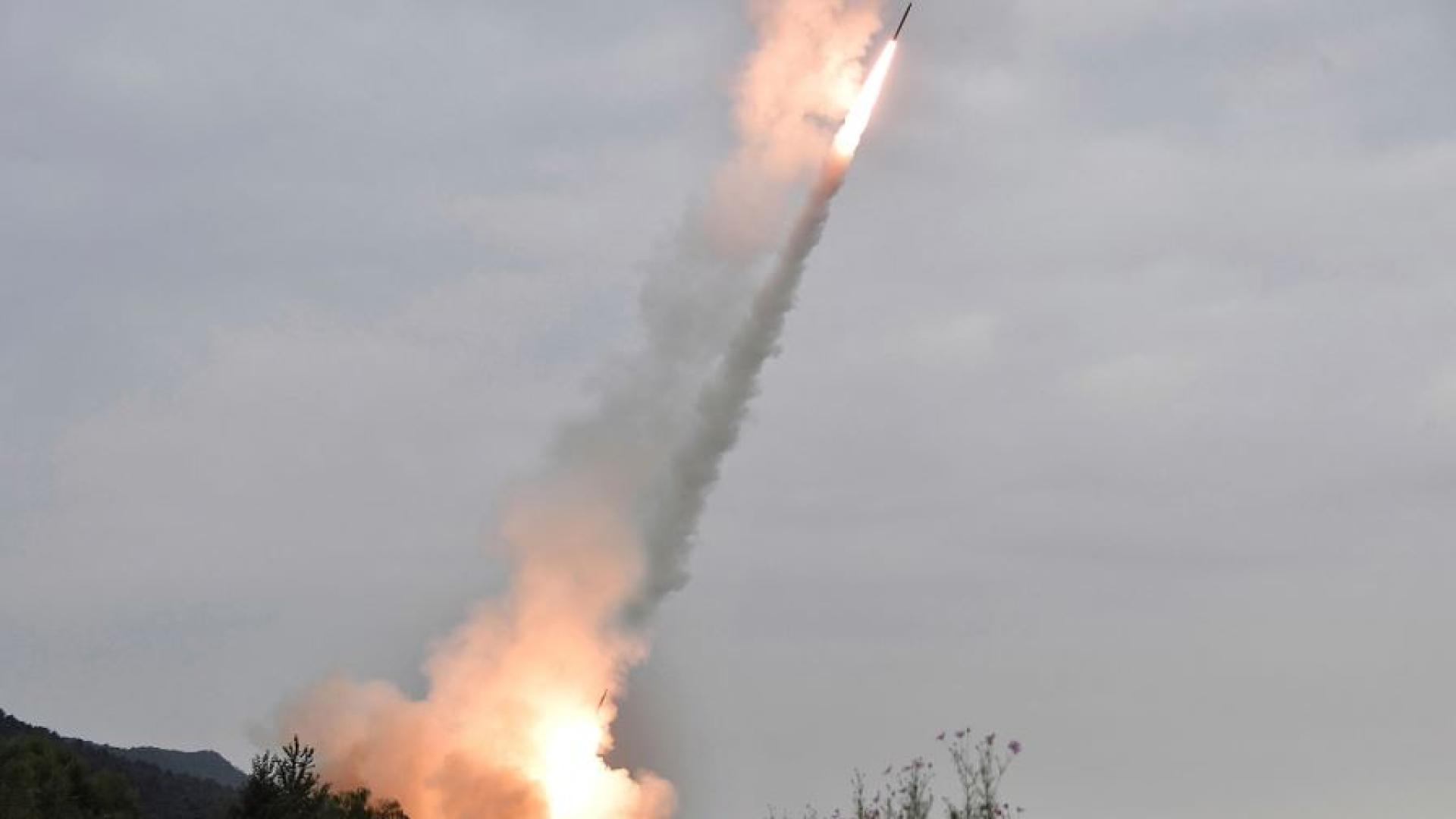 Северна Корея изстреля няколко балистични ракети с малък обсег от