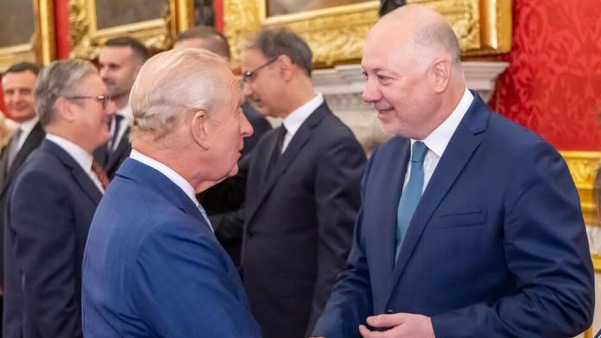 Премиерът Росен Желязков разговаря с Негово Величество крал Чарлз III