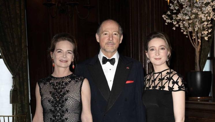 константинАсен - КРАЙ НА ЕДНА СИНЯ ЛЮБОВ: Най-малкият син на цар Симеон се развежда след 30 години брак!