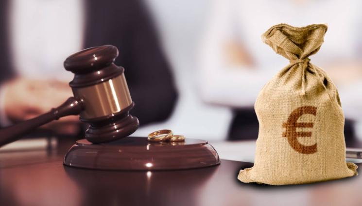 развод - РАЗВОД МИ ДАЙ: Жена прати съпруга си на съд, записал я в телефона си