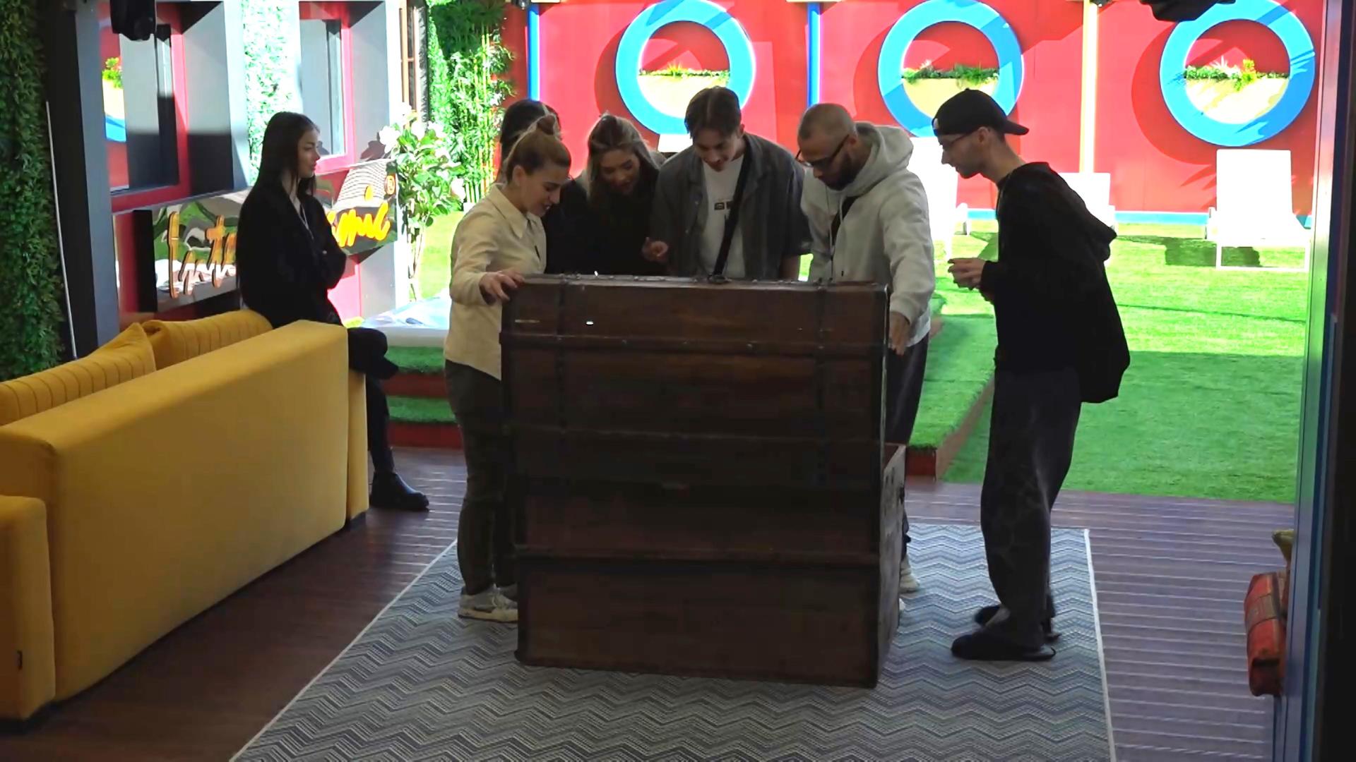 Истинска буря от злощастни събития очаква съквартирантите в Big Brother