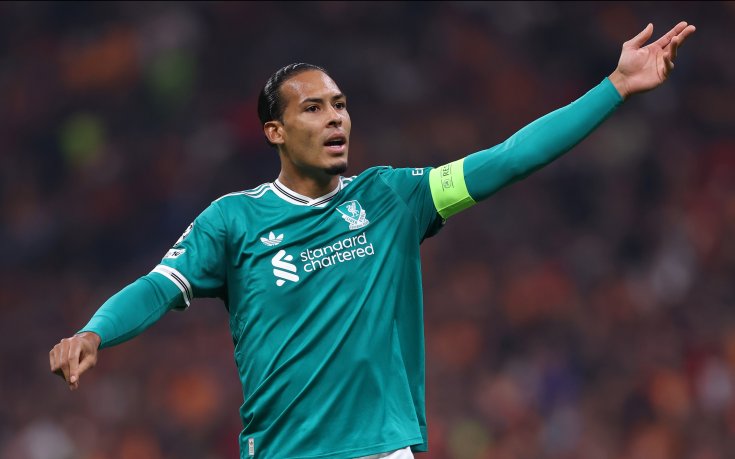 Ван Дайк събрал отбора на Ливърпул на спешна среща