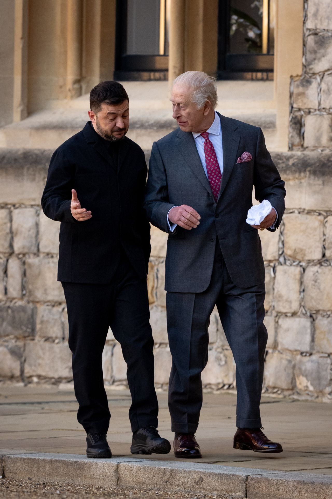 <p>Украинският президент проведе срещи с крал Чарлз III, премиера Киър Стармър и генералния секретар на НАТО в рамките на дипломатическа визита, посветена на подкрепата за Украйна и засилването на международния съюз срещу руската агресия</p>