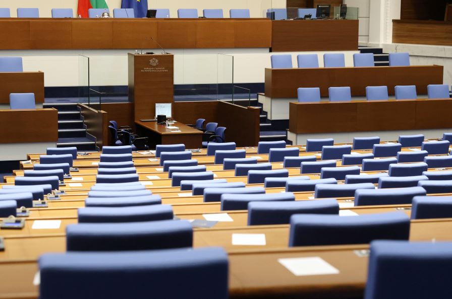 Близо половината депутати са имали неоправдани отсъствия през септември