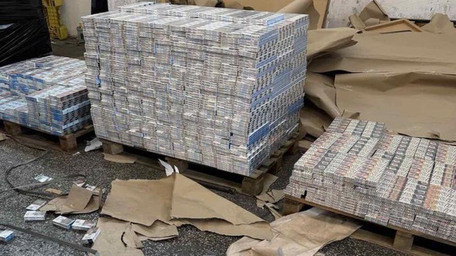 Контрабанда за 2.3 млн. лева: Задържаха над 300 хиляди кутии цигари на „Капитан Андреево“