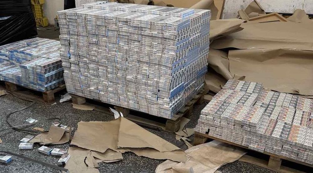 Контрабанда за 2.3 млн. лева: Задържаха над 300 хиляди кутии цигари на „Капитан Андреево“