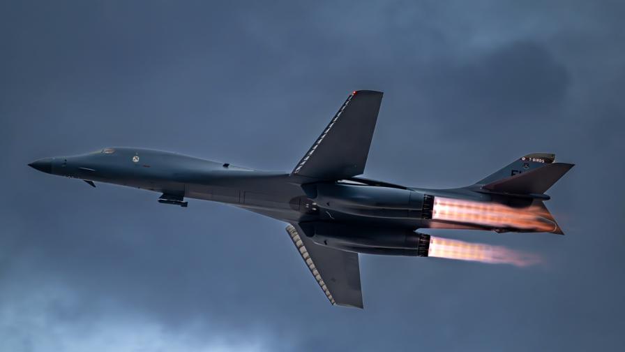 Американски бомбардировачи B-1B край Венецуела