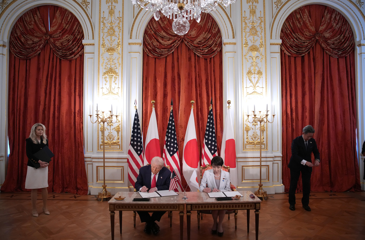 <p>Американският президент Доналд Тръмп се срещна в Токио с японската премиерка Санае Такаичи.</p>