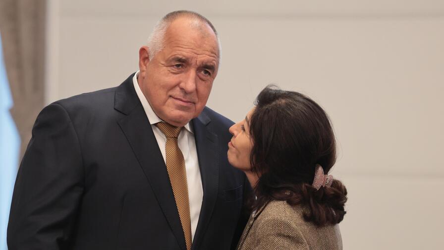 <p>Българската държава и германският технологичен концерн &bdquo;Райнметал&ldquo; обявиха началото на проекта за изграждане на завод за барут и боеприпаси на официална церемония в Министерския съвет</p>