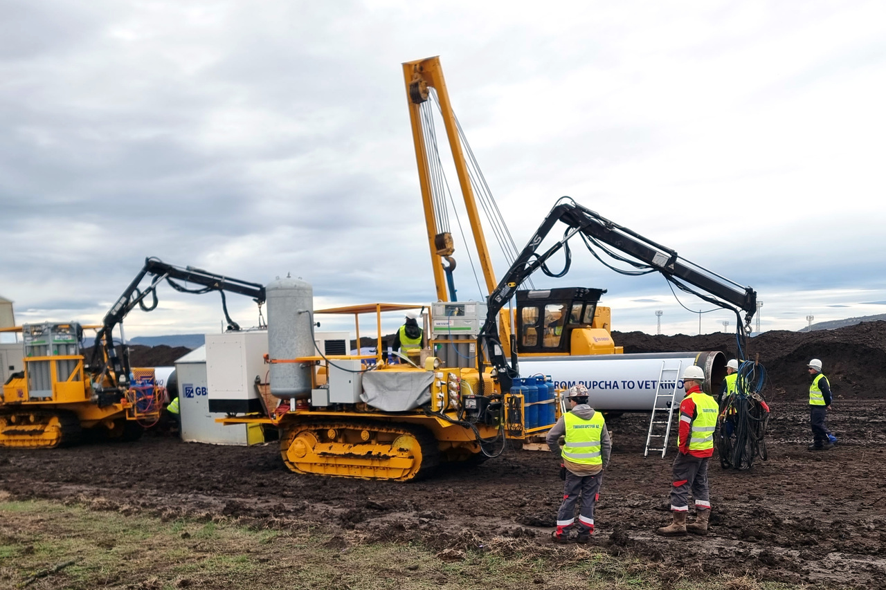 <p>Европейският комисар по енергетика Дан Йоргенсен и министърът на енергетиката Жечо Станков инспектират напредъка по изграждане на лот 3 „Рупча-Ветрино“ на Вертикалния газов коридор.</p>