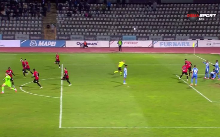 Каталин Иту спаси Локо Пловдив в последните секунди