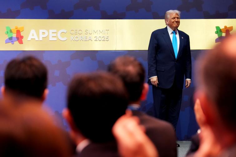 Доналд Тръмп на посещение в Южна Корея Доналд Тръмп на посещение в Южна Корея