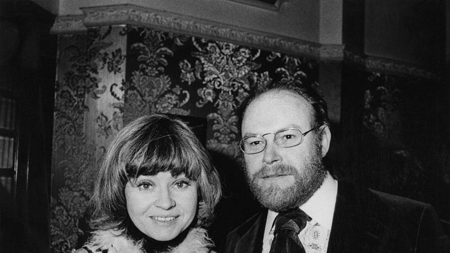 Необикновената любовна история на Прунела Скейлс и Тимъти Уест