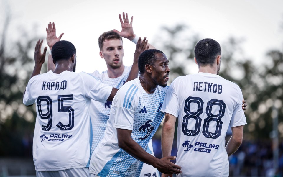 Без изненади в Пазарджик: Левски съкруши Хебър за Sesame Купа на България