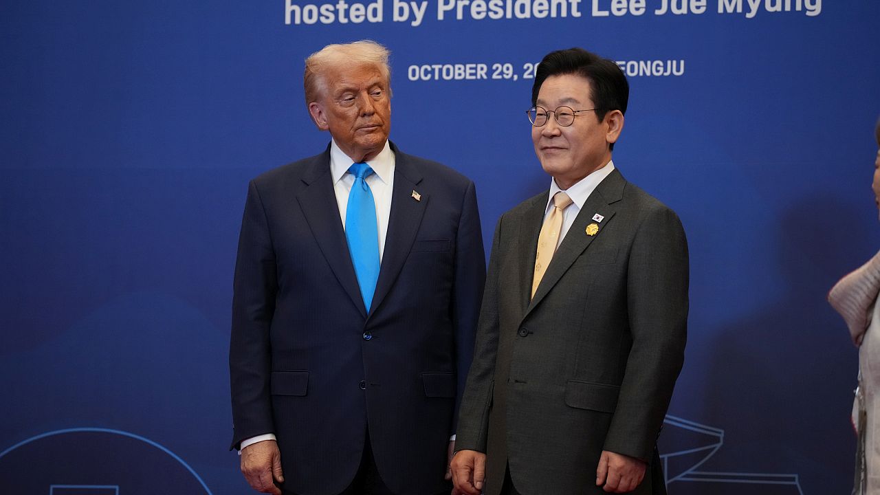 Тръмп даде разрешение за ядрена подводница на Южна Корея, „твърде зает“ е за среща с Ким