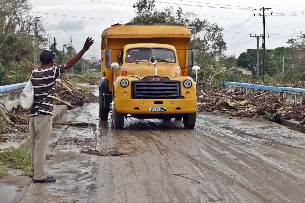 Мощният ураган Мелиса удари Ямайка