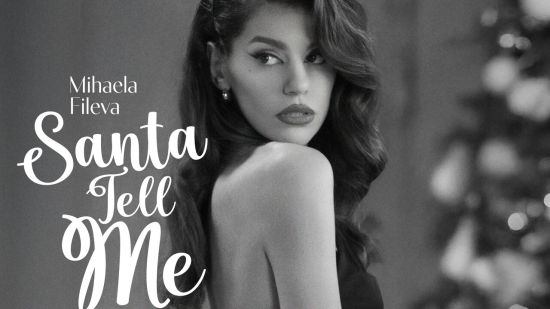 Михаела Филева представя “Santa Tell Me” – коледният хит на сезона с подкрепата на Warner Music