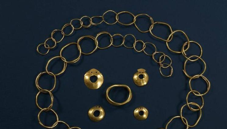 моенти - Преди 20 години във Велико Търново: 170 монети и бижута за 2,2 млн. лева изчезват от музея!