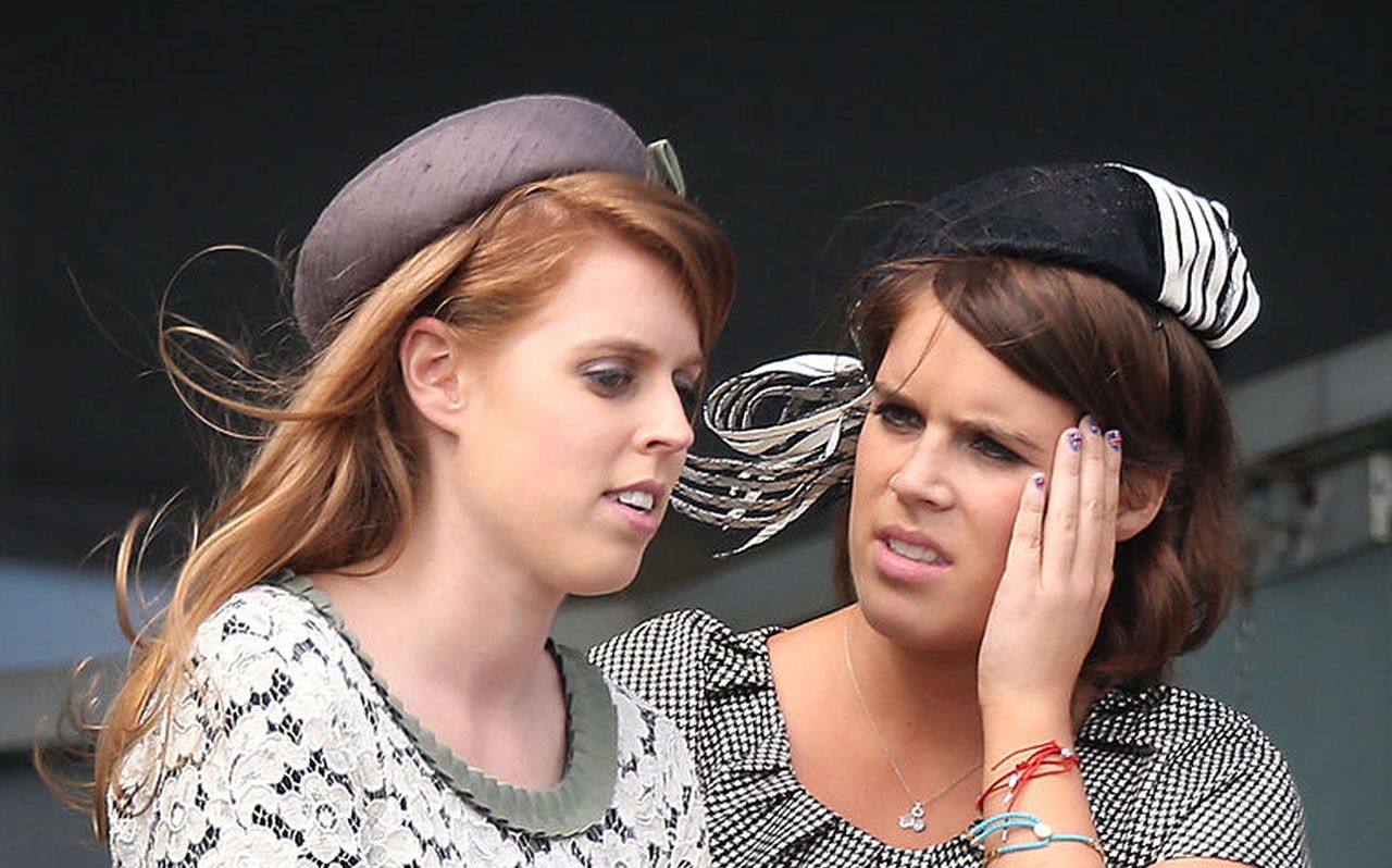 След скандала с принц Андрю: Дъщерите му тихомълком отлетяха в чужбина