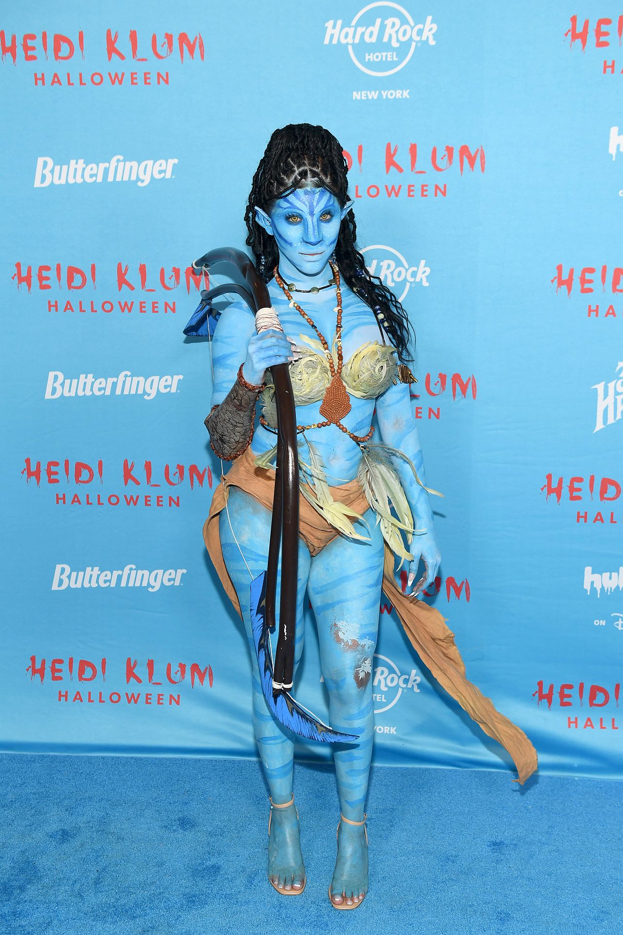 Хайди Клум, кралицата на Хелоуин костюмите, беше домакин на своята 24-та звездна Хелоуин вечеря, облечена като никоя друга освен Медуза. Гостите ѝ не останаха много по-назад и също показаха впечатляващи визии.