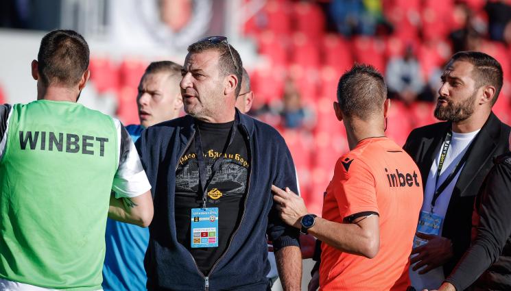 Илиян Филипов - Илиян Филипов: Наумов е с комоцио, нямаше как да продължим мача