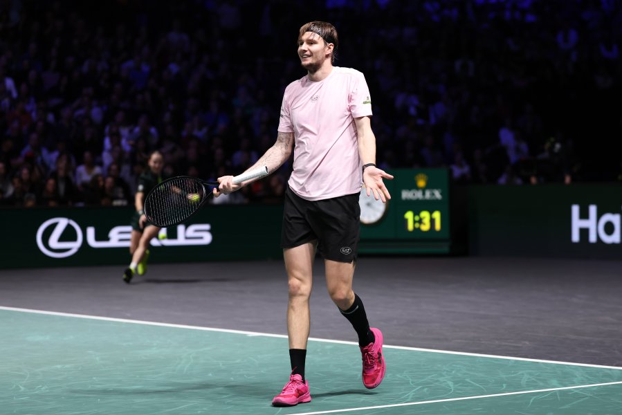 Феликс Оже Алиасим Александър Бублик1