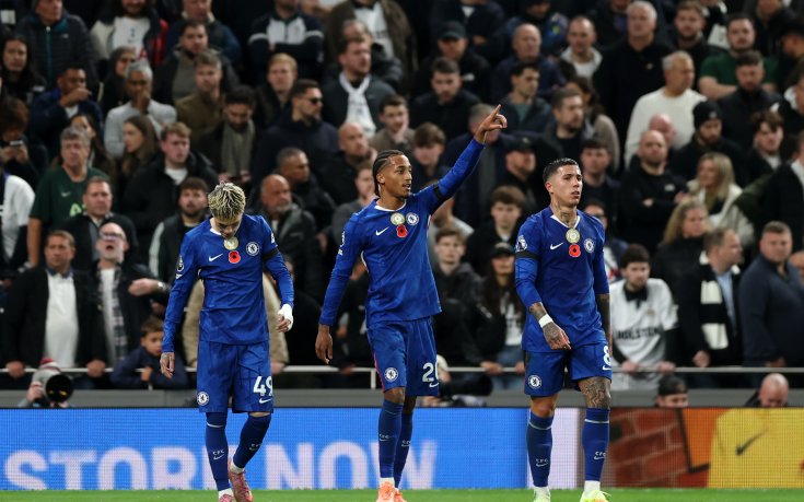 Стабилен Челси надви слаб Тотнъм в лондонско дерби